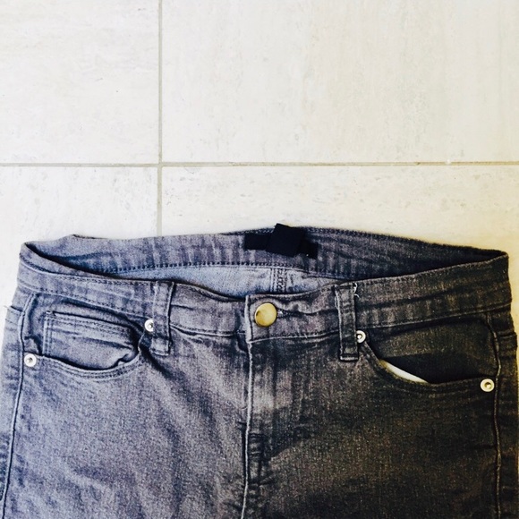 Forever 21 Grey Skinny Jeans - Picture 2 of 4